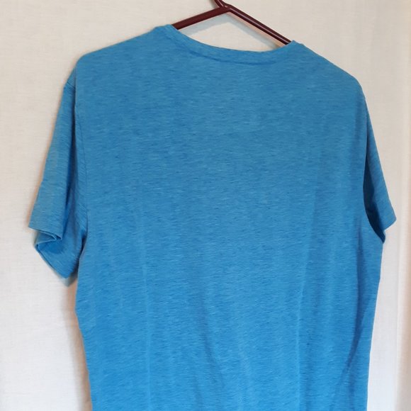 American Eagle Powder Blue V-Neck Tee - Picture 6 of 9